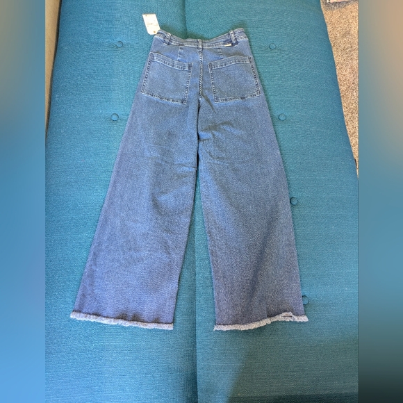 Billabong Women's Free Fall Cropped Jeans - Picture 5 of 11